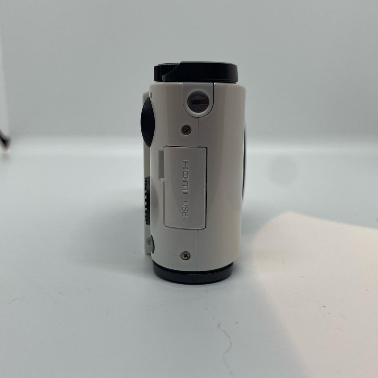 【全額返金保証】【最速発送】 コンパクトデジタルカメラ CASIO EXILIM EX-ZR3000 ホワイト 美品 動作確認済