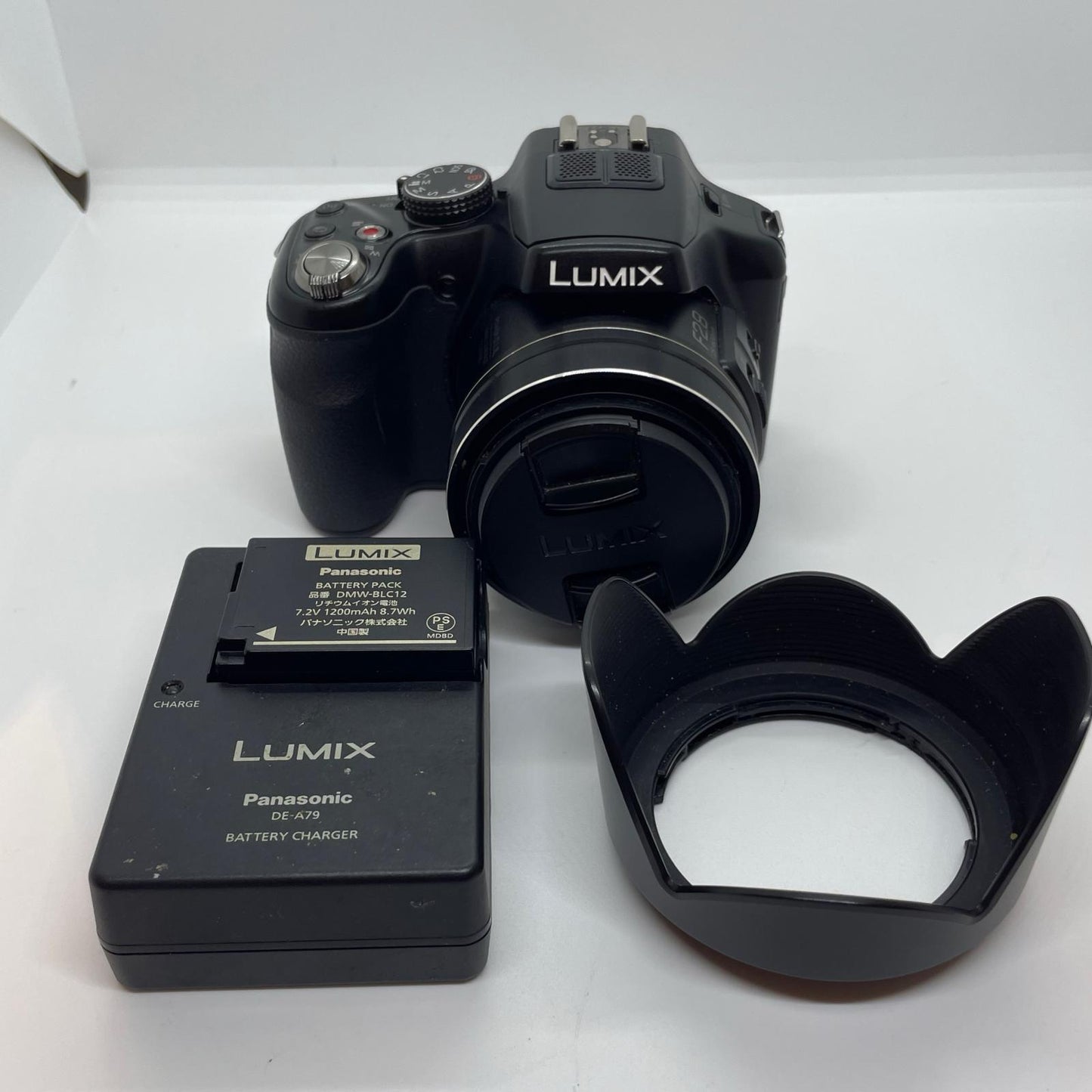【全額返金保証】【最速発送】Panasonic コンパクトデジタルカメラ LUMIX DMC-FZ200 動作確認済