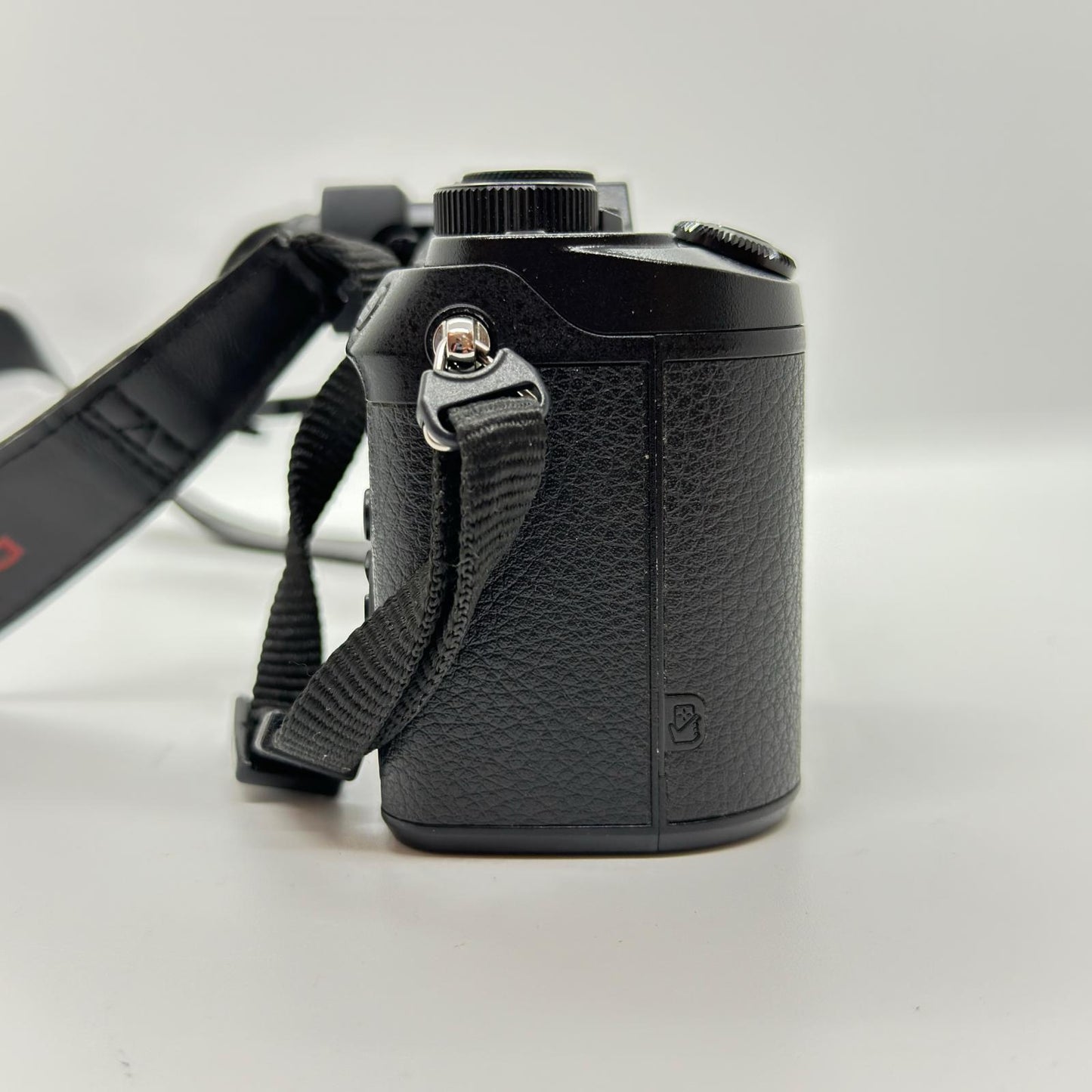 【全額返金保証】【最速発送】Panasonic デジタル一眼 LUMIX DMC-GX8 ボディ 美品 動作確認済
