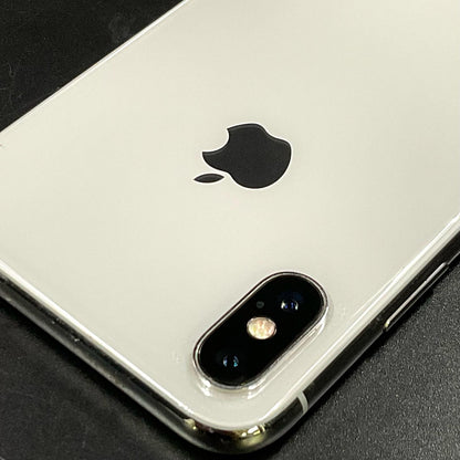 【全額返金保証】【最速発送】Apple iPhone iPhone X 64GB シルバー docomo 白ロム 動作確認済 83%