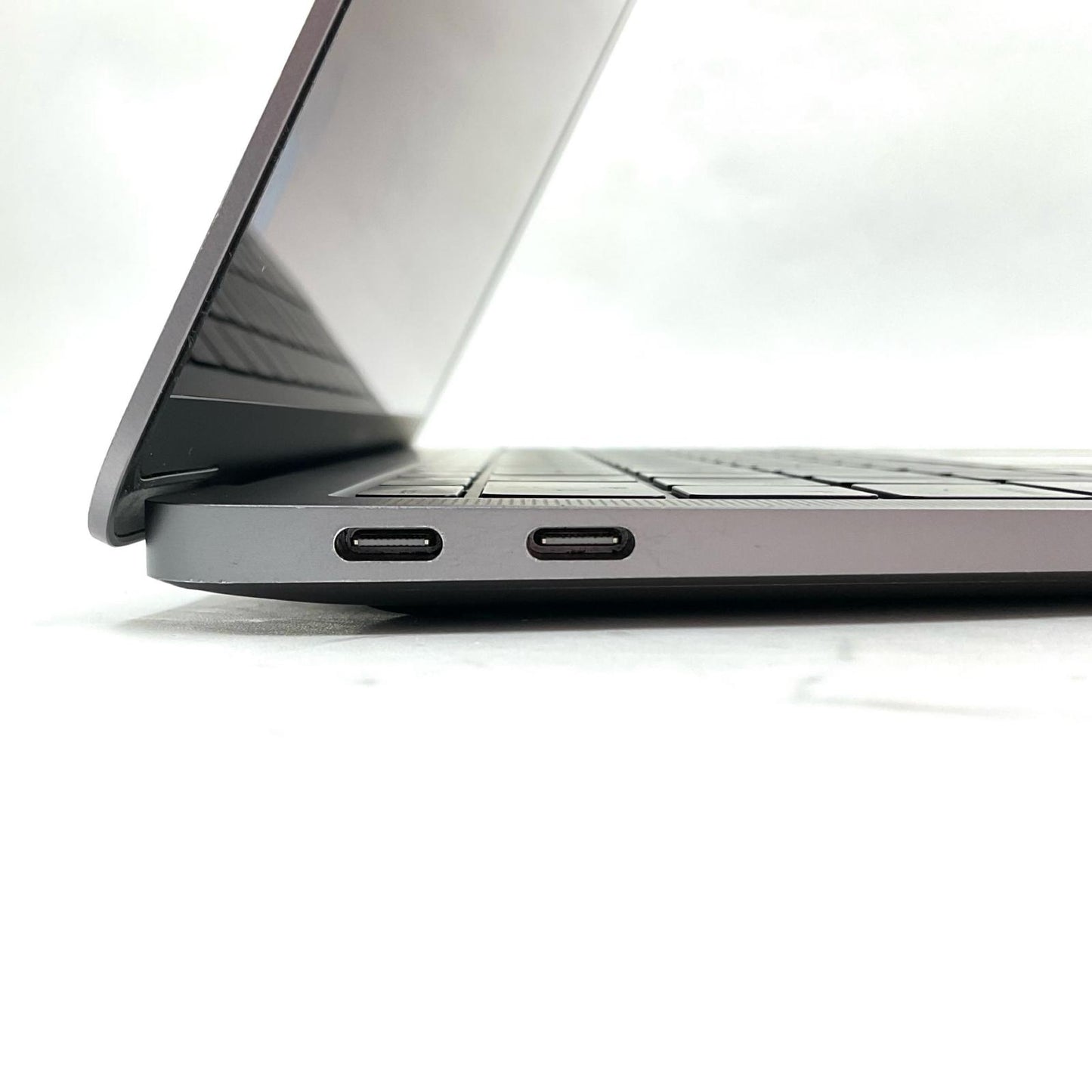 【全額返金保証】【最速発送】Apple MacBook Air 13.3インチ 2019 1.6GHz デュアルコア Intel Core i5 8GB 128GB スペースグレイ 動作確認済