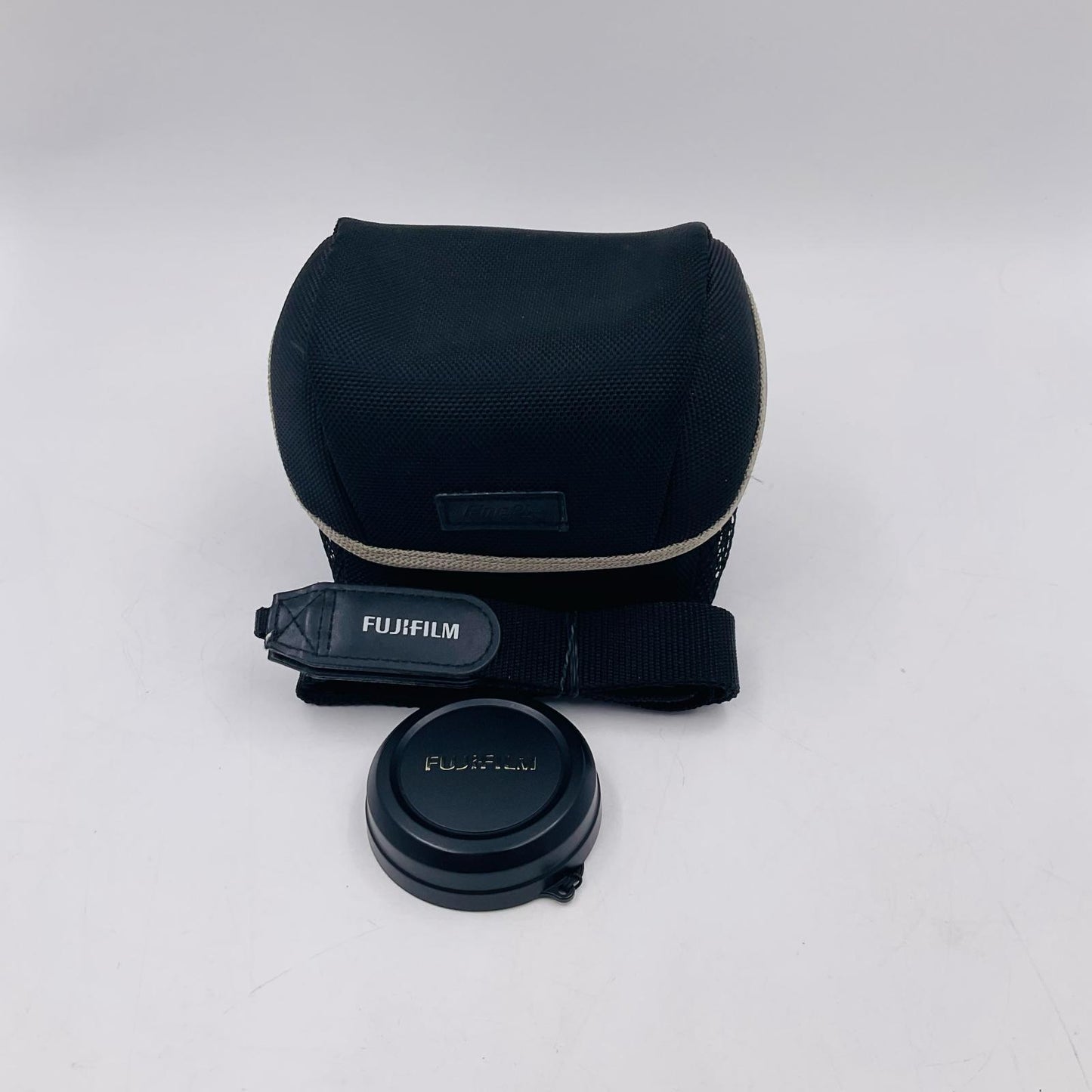 【全額返金保証】【最速発送】FUJIFILM コンパクトデジタルカメラ FinePix S8100fd 美品 動作確認済