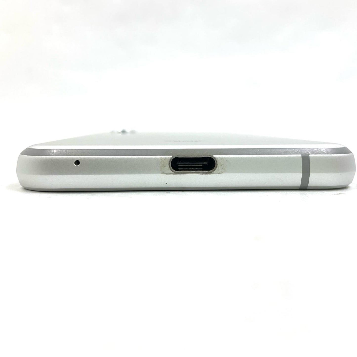【全額返金保証】【最速発送】SHARP AQUOS sense3 64GB シルバーホワイト au SHV45 白ロム 動作確認済