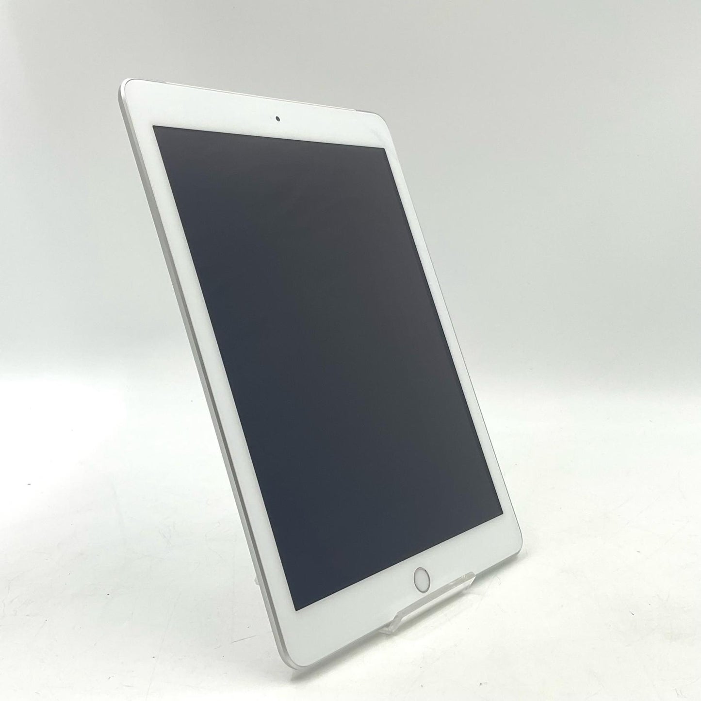 【全額返金保証】【最速発送】Apple iPad iPad 第6世代 32GB シルバー WiFi+Cellular docomo 白ロム 美品 動作確認済