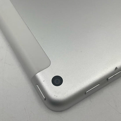 【最速発送】Apple iPad iPad 第6世代 32GB シルバー WiFi+Cellular docomo 白ロム【難有】