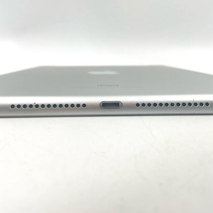 【最速発送】Apple iPad iPad 第6世代 32GB シルバー WiFi+Cellular docomo 白ロム【難有】