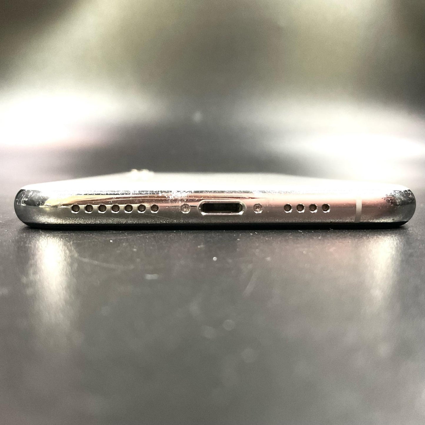 【全額返金保証】【最速発送】Apple iPhone iPhone XS Max 256GB ホワイトチタニウム docomo 白ロム 動作確認済 77%