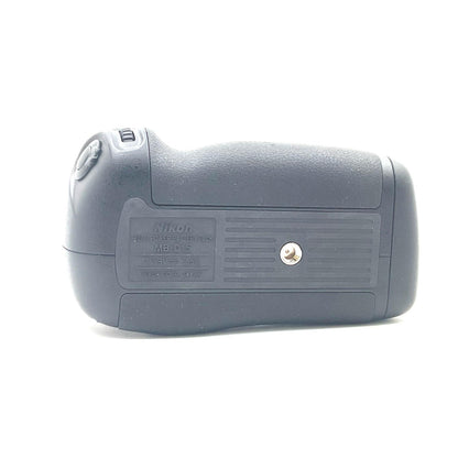 【全額返金保証】【最速発送】Nikon MB-D15 美品 動作確認済