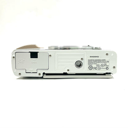 【全額返金保証】【最速発送】OLYMPUS デジタル一眼 PEN E-P5 ボディ ホワイト 動作確認済