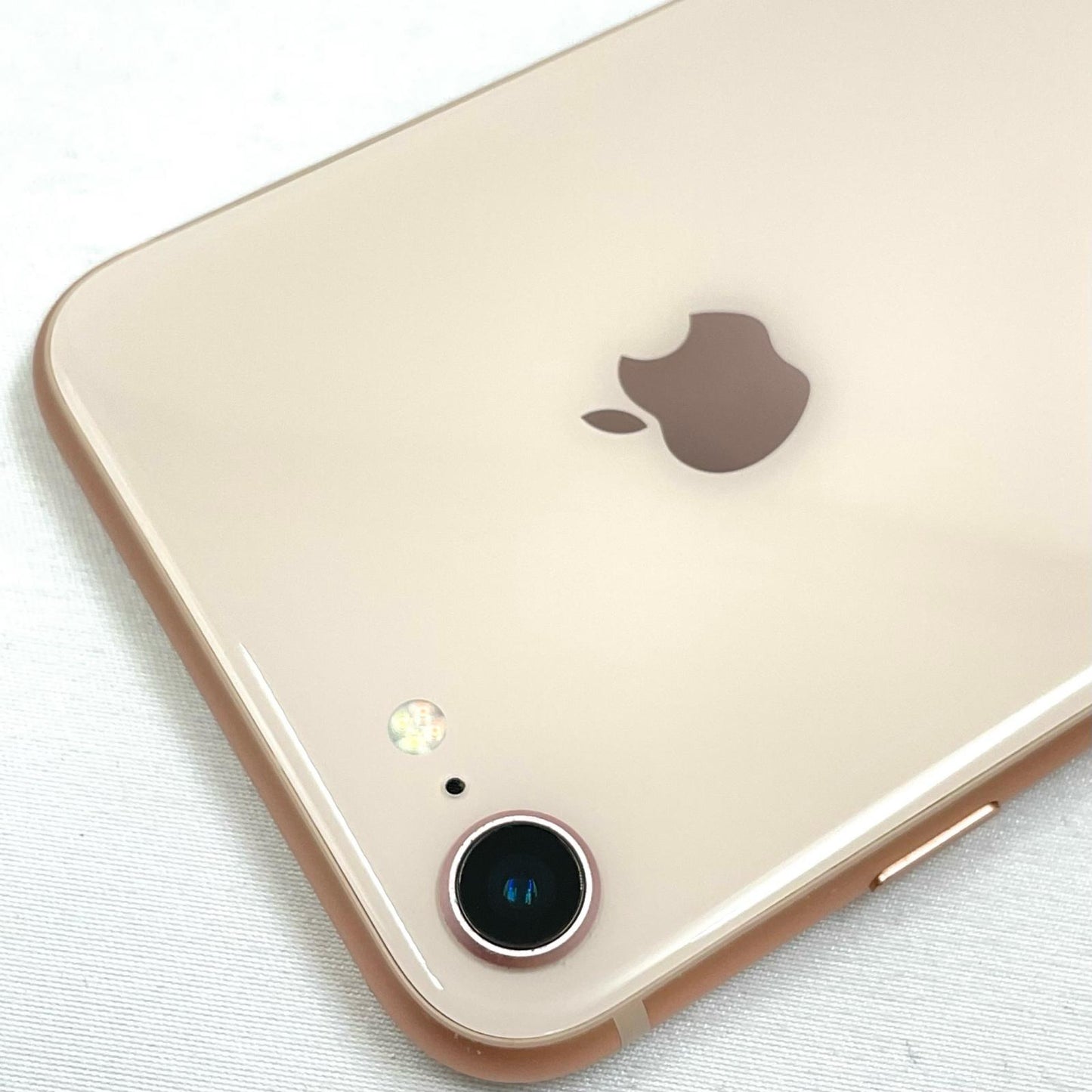 【全額返金保証】【最速発送】Apple iPhone iPhone 8 64GB ゴールド docomo 白ロム 動作確認済 91%