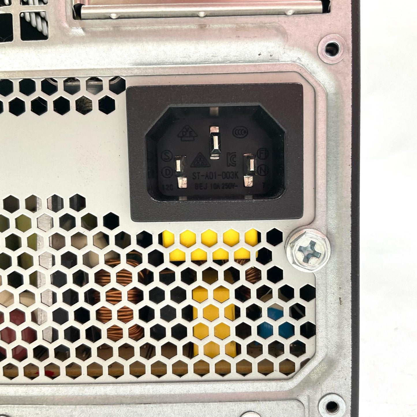 【全額返金保証】【最速発送】フロンティア FRCSH310/WS3 Intel(R) Core(TM) i5-9400 CPU @ 2.90GHz 8GB SSD 480GB 美品 動作確認済