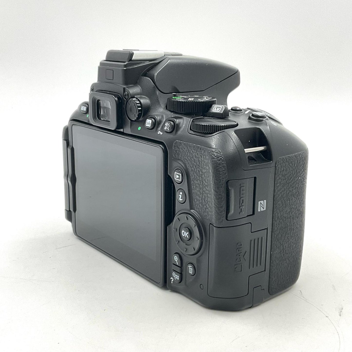 【全額返金保証】【最速発送】Nikon デジタル一眼 D5600 ボディ ブラック 動作確認済