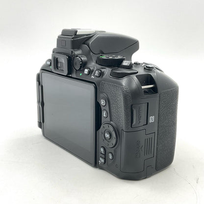 【全額返金保証】【最速発送】Nikon デジタル一眼 D5600 ボディ ブラック 動作確認済