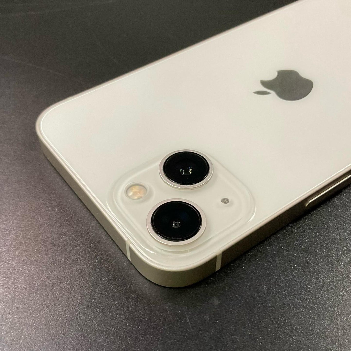 【全額返金保証】【最速発送】Apple iPhone iPhone 13 128GB スターライト au SIMフリー 白ロム 美品 動作確認済 87%