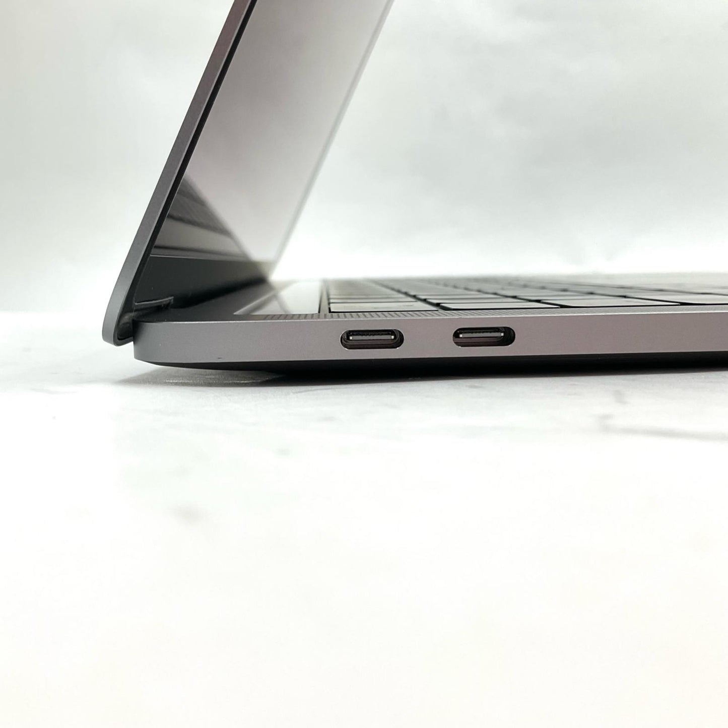 【全額返金保証】【最速発送】Apple MacBook Pro 13.3インチ 2019 1.4GHz クアッドコア Intel Core i5 8GB 128GB スペースグレイ 美品 動作確認済
