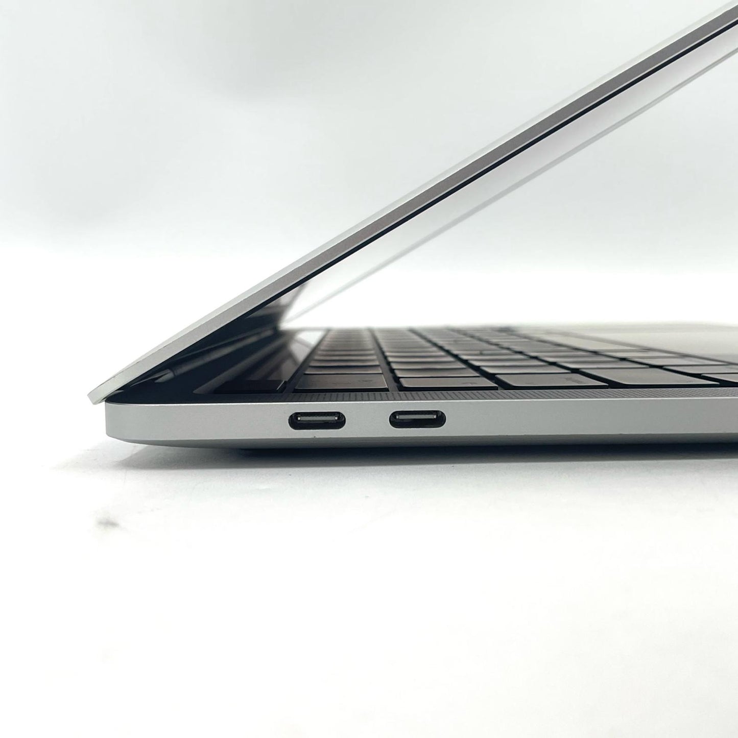 【全額返金保証】【最速発送】Apple MacBook Pro 13.3インチ 2020 Apple M1 16GB 512GB シルバー 98% 動作確認済