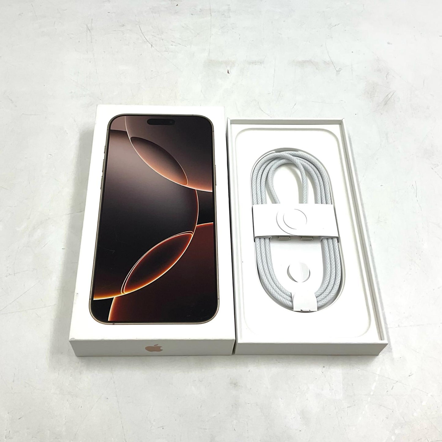 【全額返金保証】【最速発送】Apple iPhone iPhone 16 Pro Max 512GB デザートチタニウム SIMフリー 白ロム 超美品 動作確認済 93%