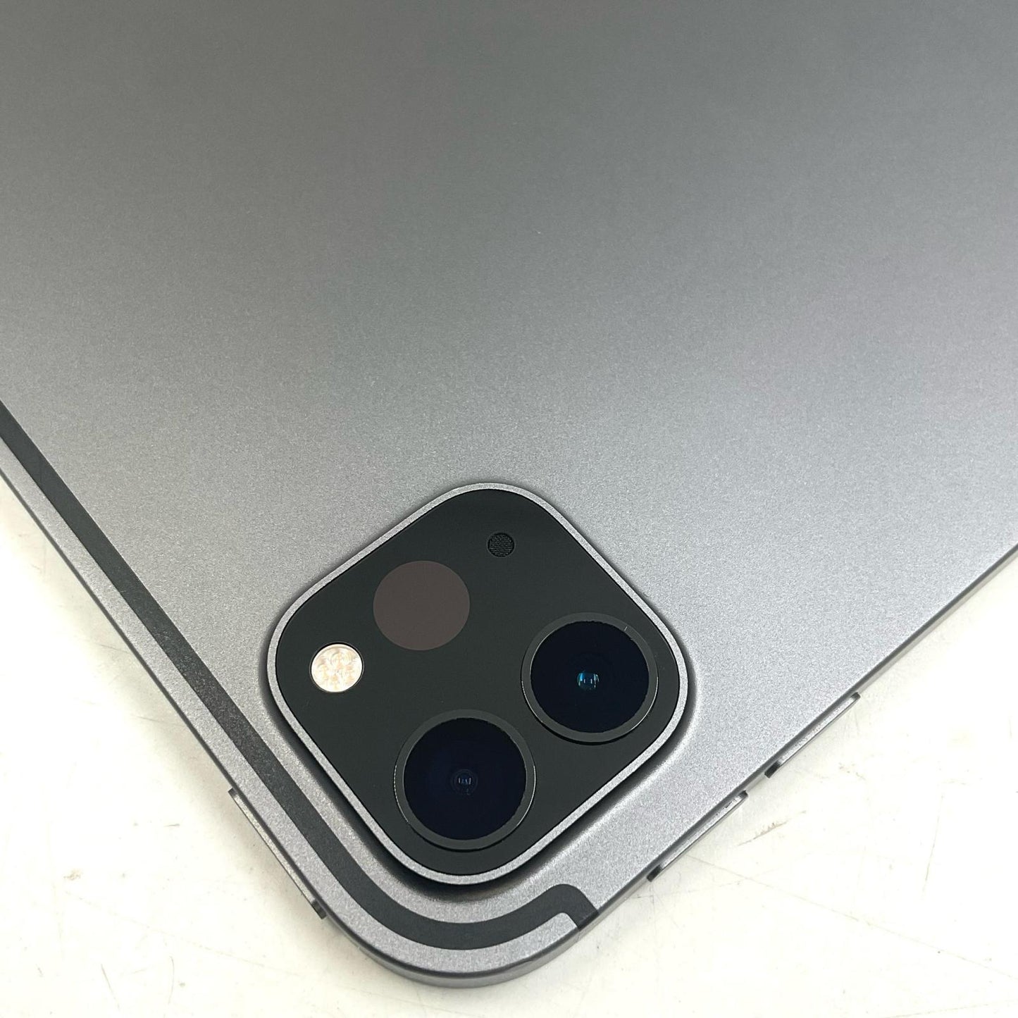 【全額返金保証】【最速発送】Apple iPad Pro 11インチ 第3世代 512GB スペースグレイ WiFi+Cellular au 白ロム 動作確認済