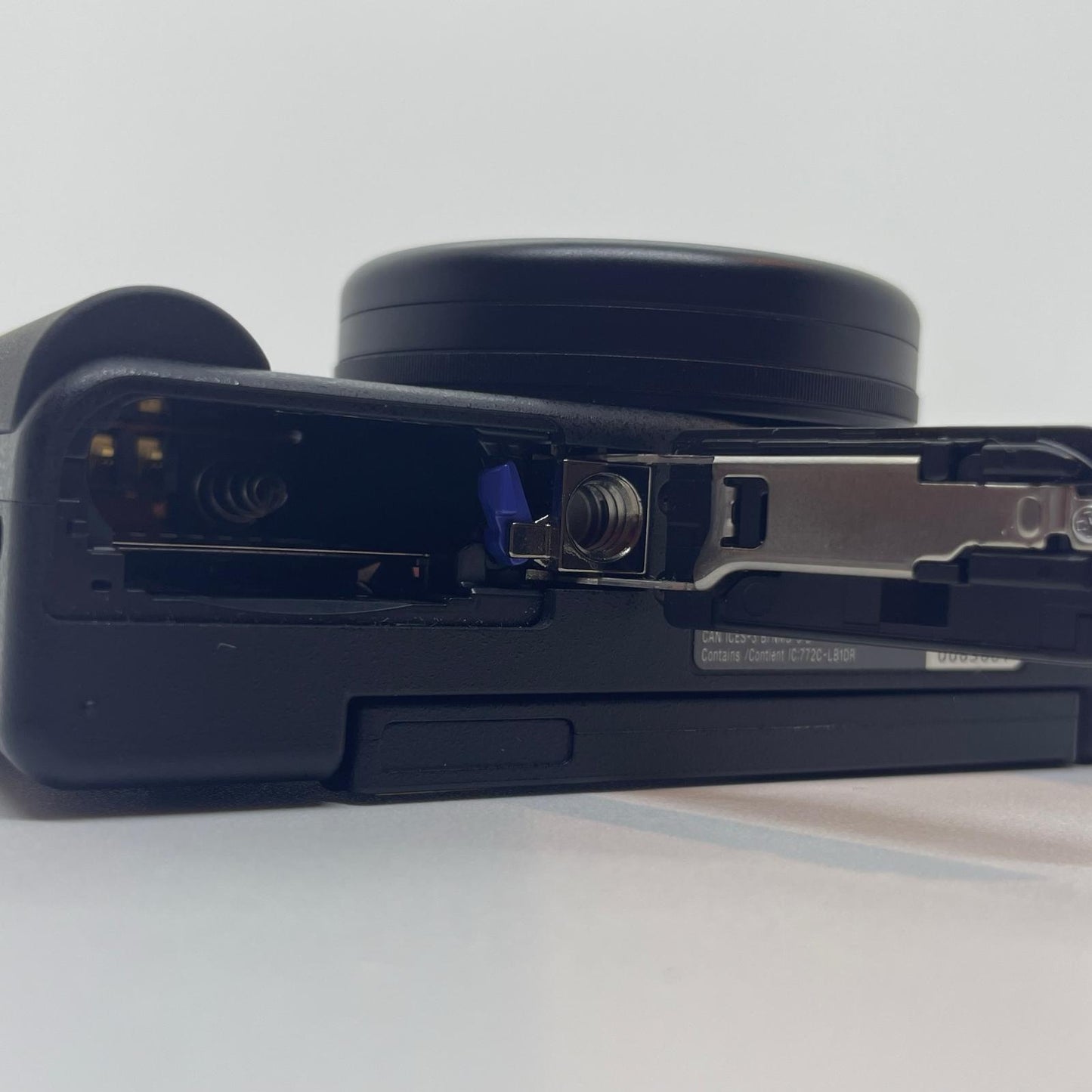 【全額返金保証】【最速発送】Sony コンパクトデジタルカメラ ZV-1 ブラック 超美品 動作確認済