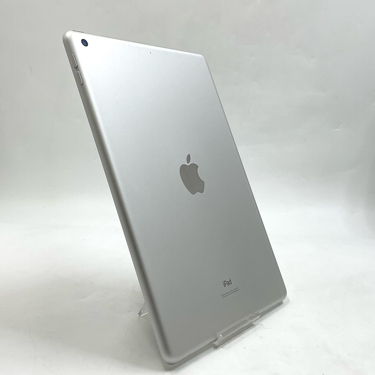 【全額返金保証】【最速発送】Apple iPad iPad 10.2インチ 第8世代 32GB シルバー Wi-Fi 動作確認済