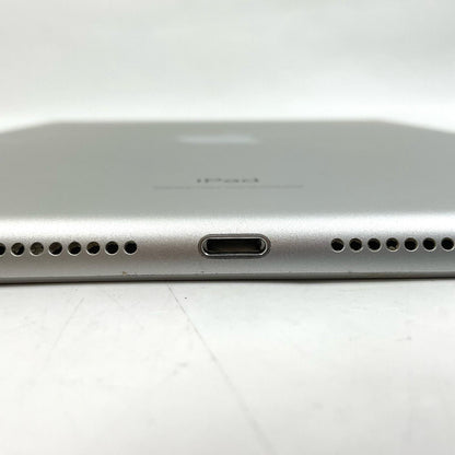 【全額返金保証】【最速発送】Apple iPad iPad 10.2インチ 第8世代 32GB シルバー Wi-Fi 動作確認済