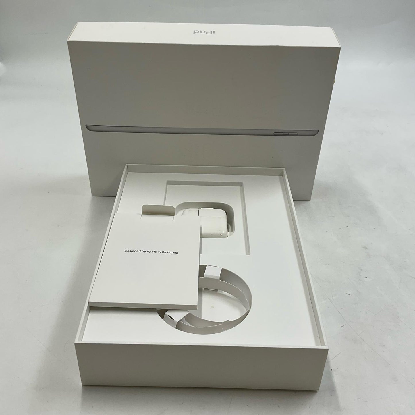 【全額返金保証】【最速発送】Apple iPad iPad 9.7インチ 第6世代 32GB シルバー Wi-Fi 動作確認済