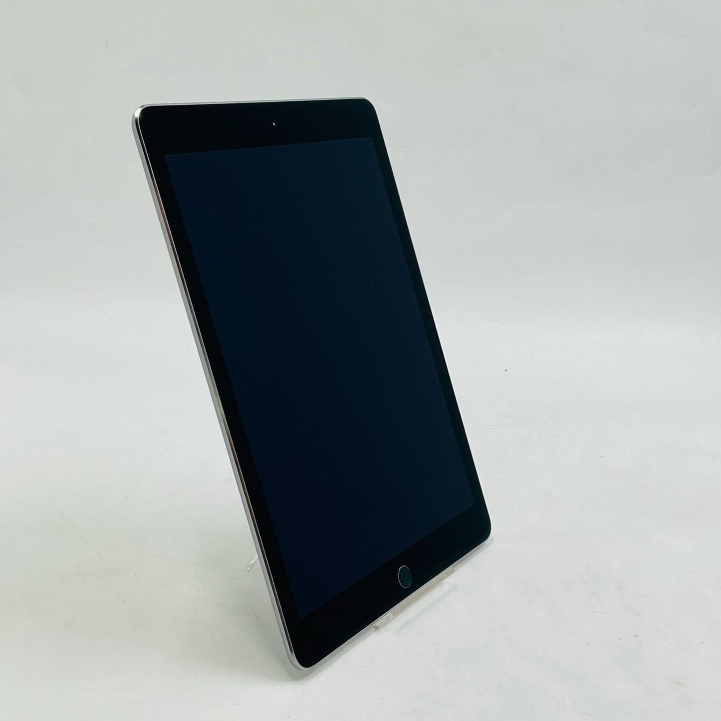 【全額返金保証】【最速発送】Apple iPad Air 9.7インチ 第2世代 16GB スペースグレイ Wi-Fi 美品 動作確認済