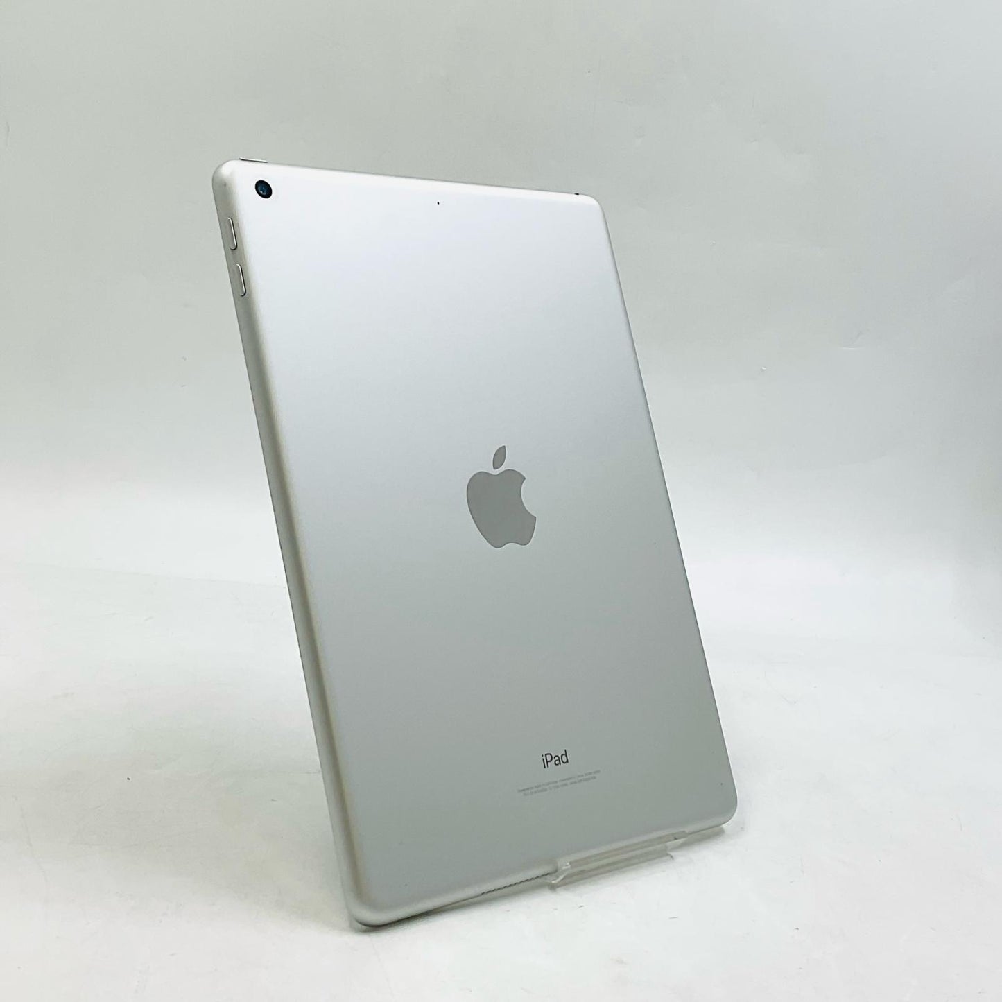 【全額返金保証】【最速発送】Apple iPad iPad 9.7インチ 第6世代 32GB シルバー Wi-Fi 美品 動作確認済