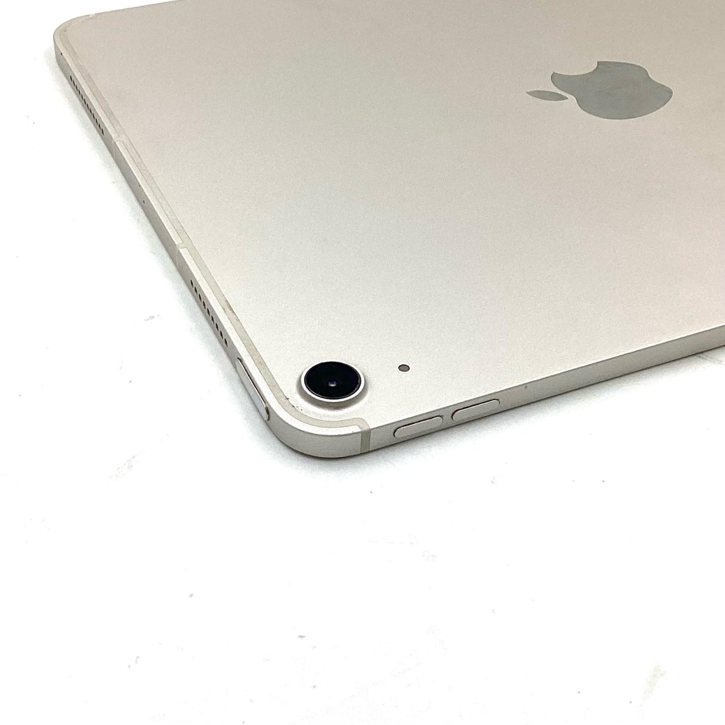 【全額返金保証】【最速発送】Apple iPad Air 10.9インチ 第5世代 64GB スターライト WiFi+Cellular docomo SIMフリー 白ロム 動作確認済