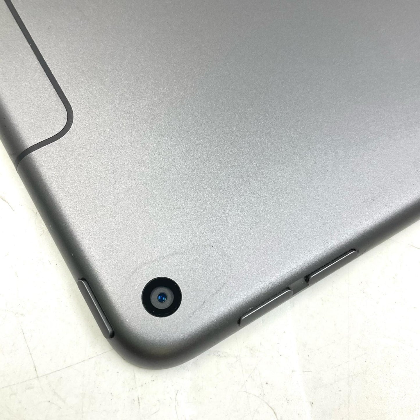 【最速発送】Apple iPad iPad Air 3 Wi-Fi+Cellular 64GB Space Gray 白ロム【難有】
