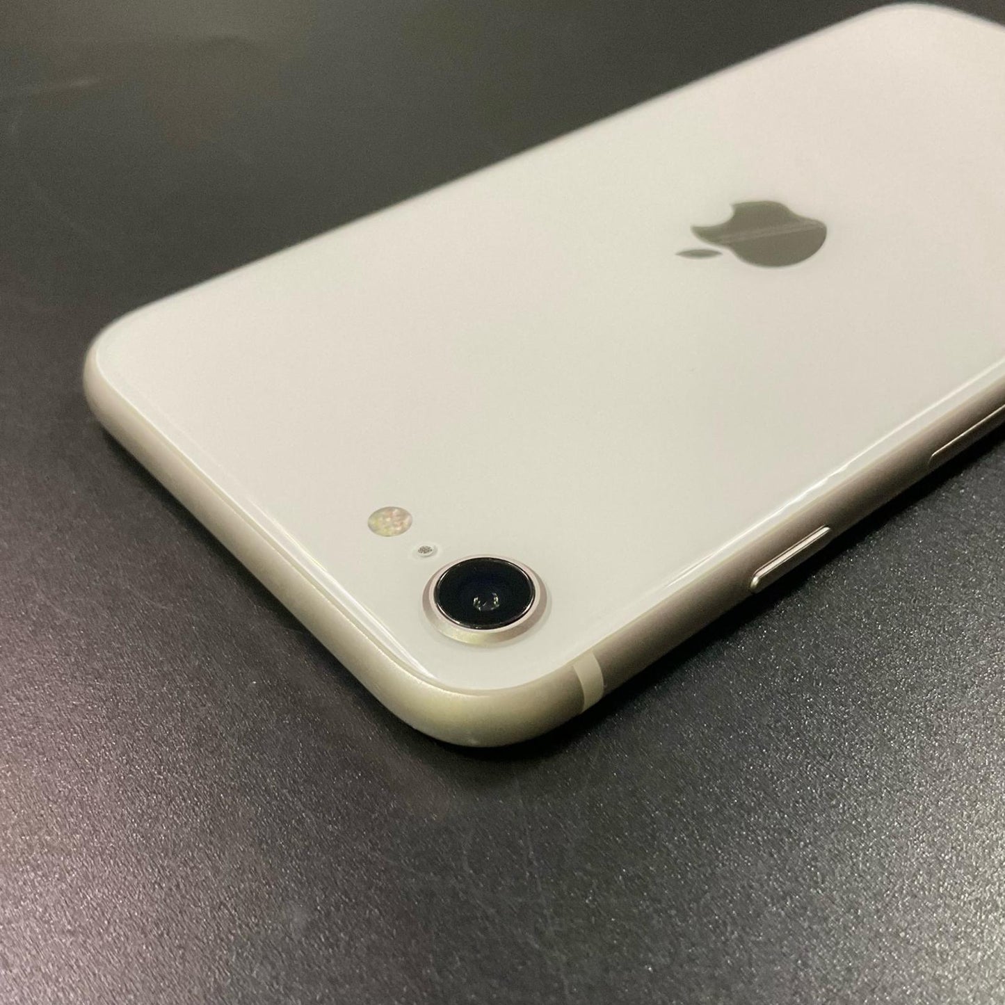 【最速発送】Apple iPhone iPhone SE (第3世代) 128GB Starlight au【難有】 76%