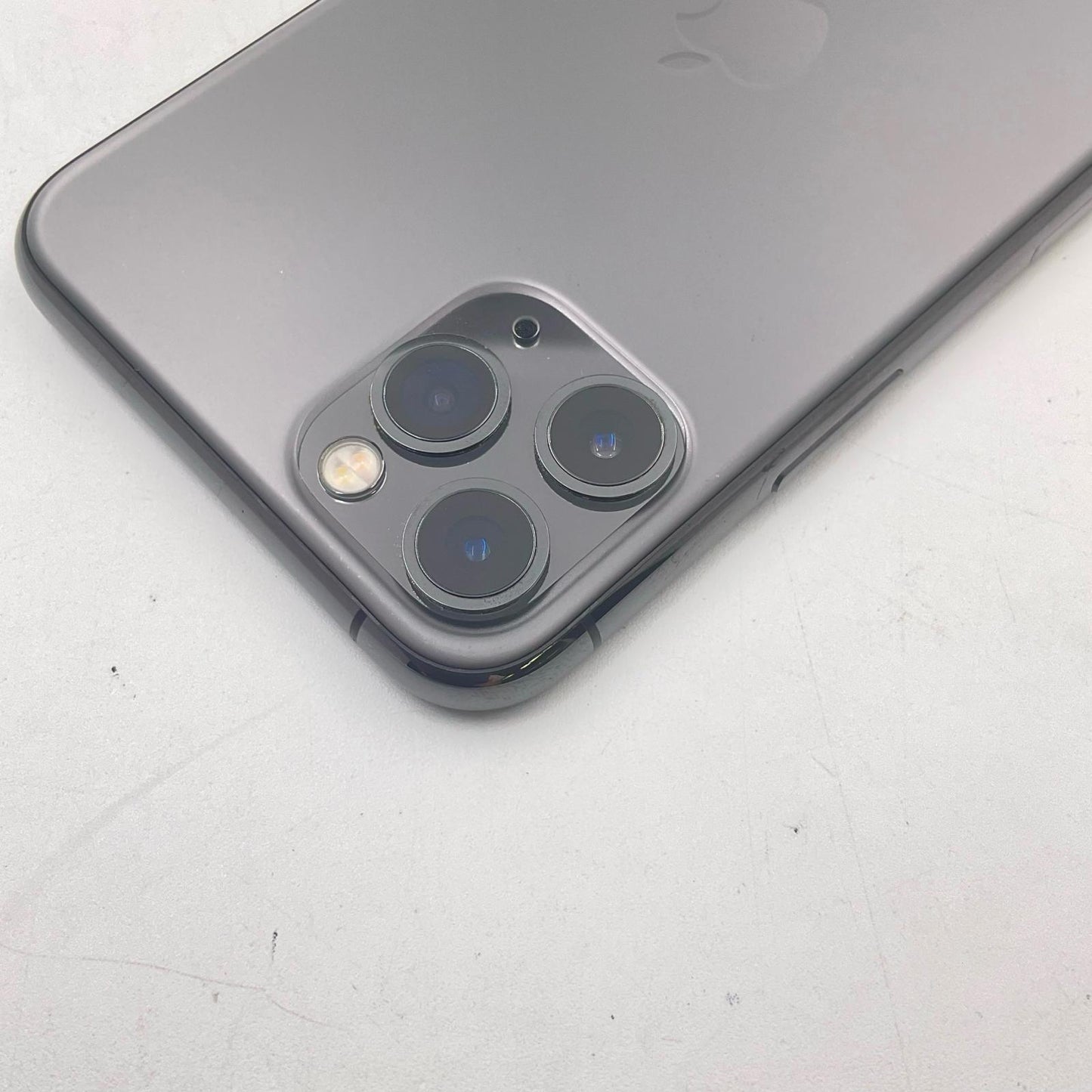【全額返金保証】【最速発送】Apple iPhone iPhone 11 Pro 64GB スペースグレイ docomo 白ロム 動作確認済 97%