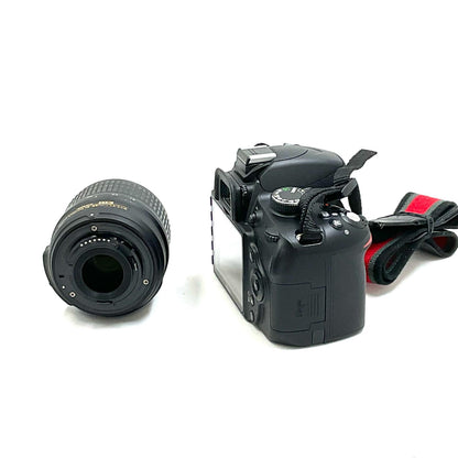 【全額返金保証】【最速発送】Nikon デジタル一眼 D3200 18-55 VR レンズキット ブラック 美品 動作確認済