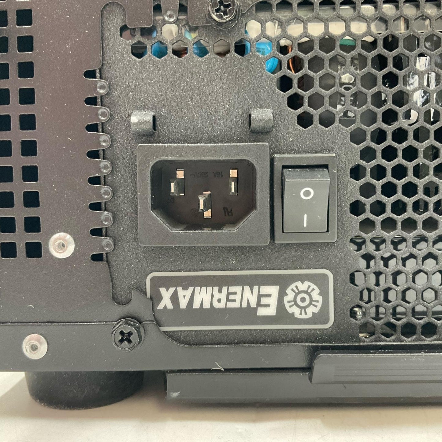【全額返金保証】【最速発送】UNITCOM BIZ-H i7-8700K 3.7GHz 64GB 1TB 4TB TITAN V 動作確認済