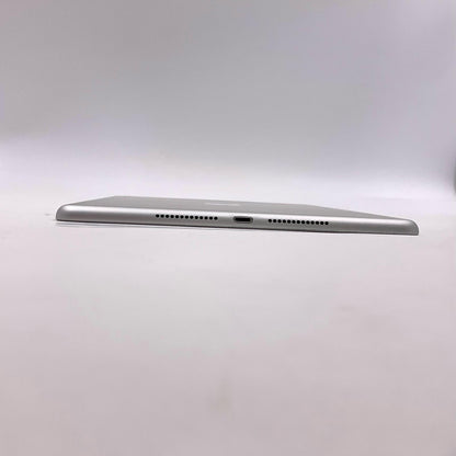 【全額返金保証】【最速発送】Apple iPad iPad 10.2インチ 第8世代 32GB シルバー Wi-Fi 動作確認済