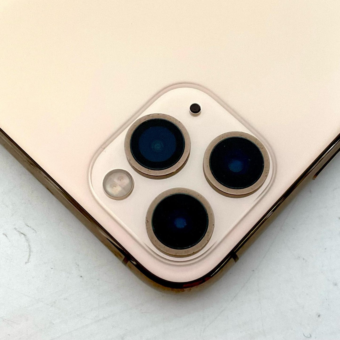 【全額返金保証】【最速発送】Apple iPhone iPhone 11 Pro 256GB ゴールド Softbank 白ロム 動作確認済 70%