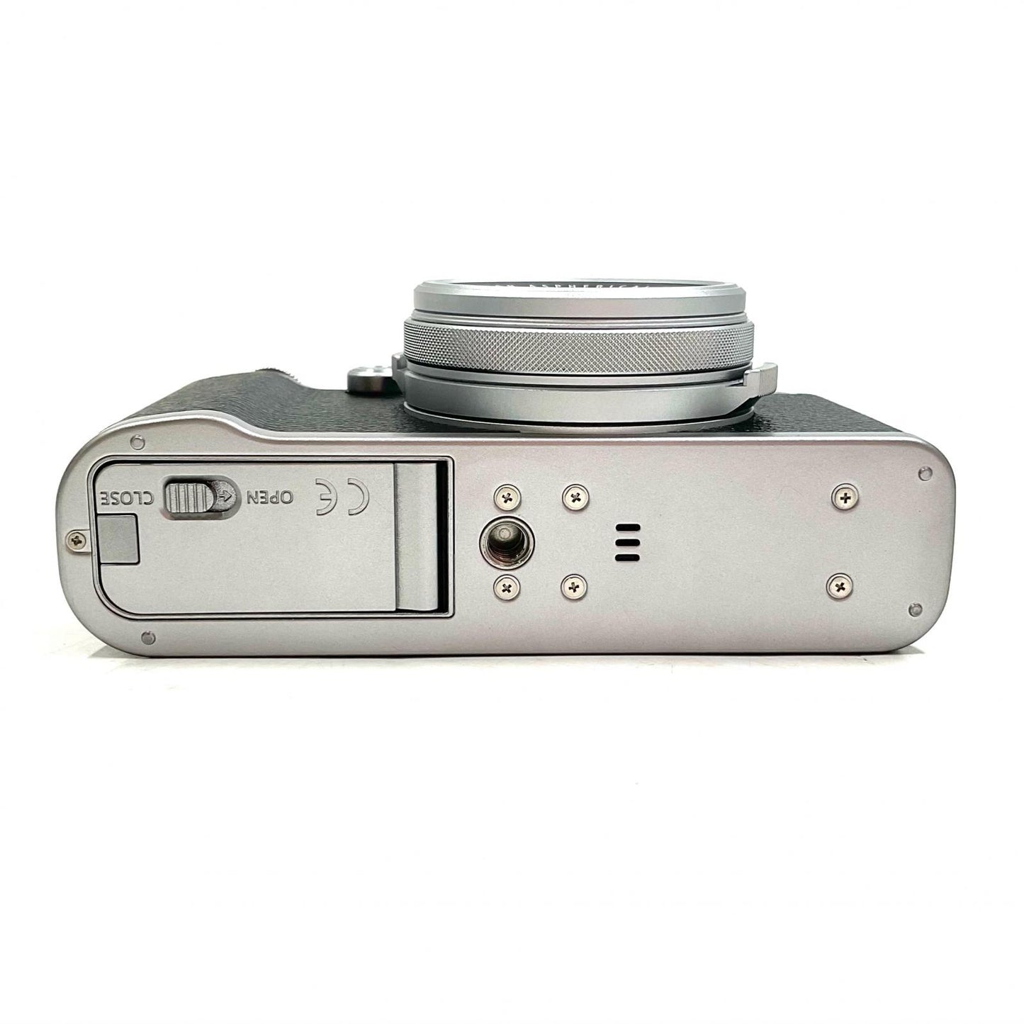 【全額返金保証】【最速発送】FUJIFILM コンパクトデジタルカメラ X100F シルバー 美品 動作確認済