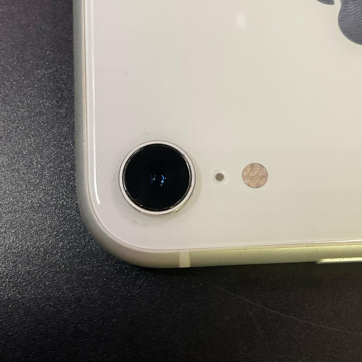 【全額返金保証】【最速発送】Apple iPhone iPhone XR 64GB ホワイト docomo 白ロム 美品 動作確認済 82%