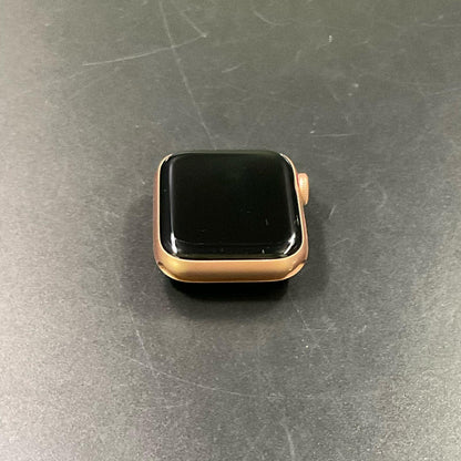 【全額返金保証】【最速発送】Apple Watch Series 5 アルミニウム 40mm GPS+Cellular 白ロム 85% 美品 動作確認済