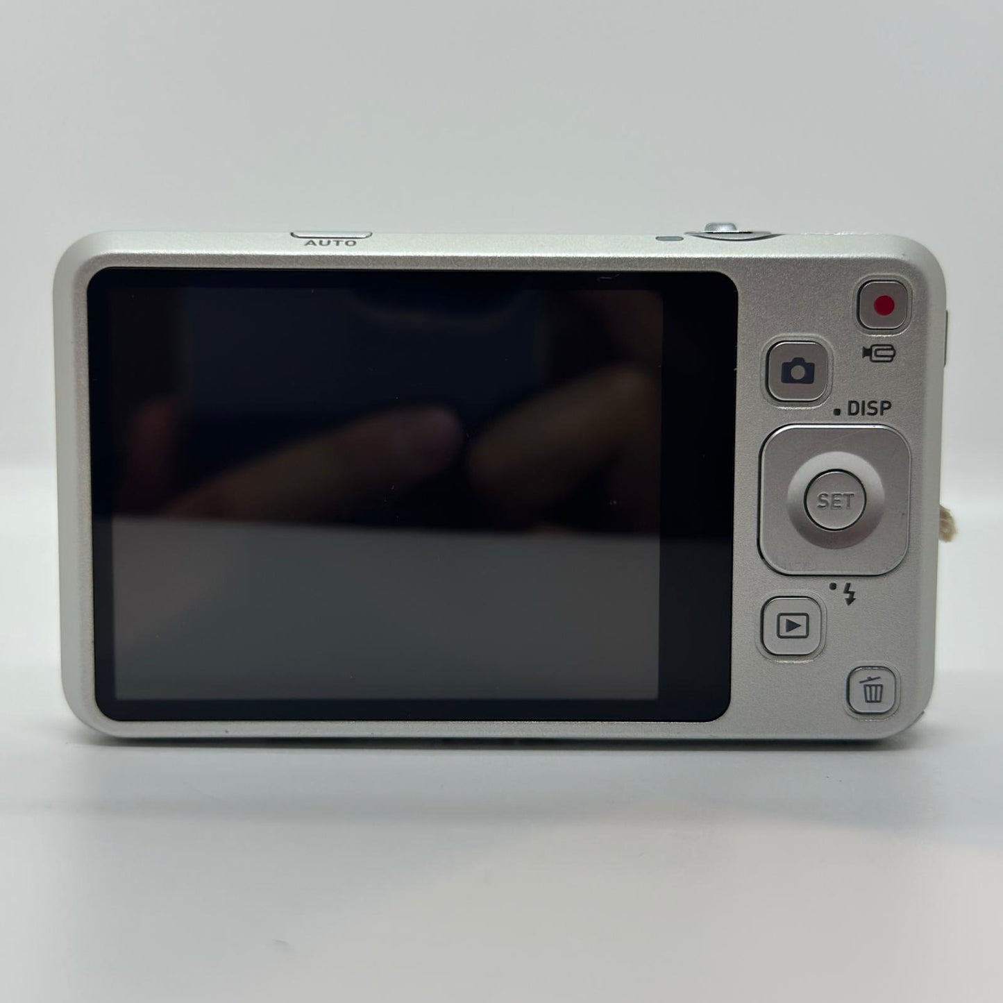 【全額返金保証】【最速発送】 コンパクトデジタルカメラ CASIO EXILIM EX-Z800 シルバー 動作確認済