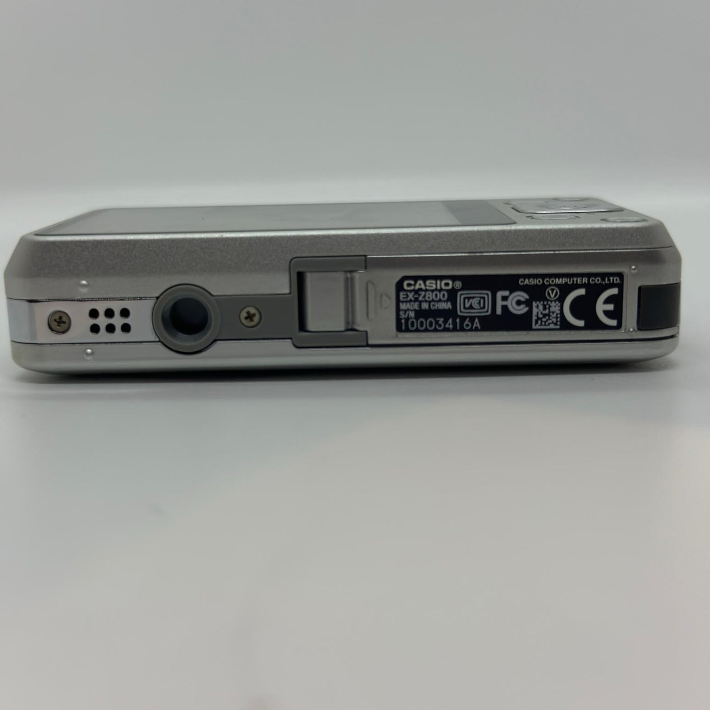 【全額返金保証】【最速発送】 コンパクトデジタルカメラ CASIO EXILIM EX-Z800 シルバー 動作確認済