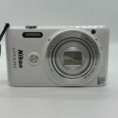 【全額返金保証】【最速発送】Nikon コンパクトデジタルカメラ COOLPIX S6900 ホワイト 動作確認済