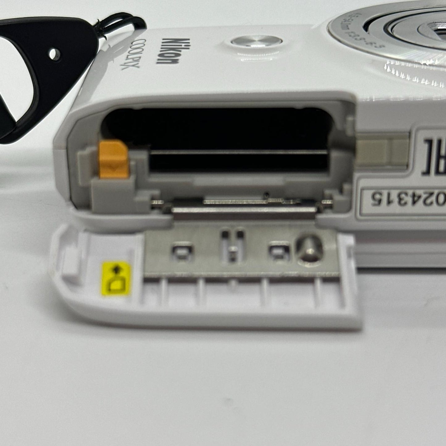 【全額返金保証】【最速発送】Nikon コンパクトデジタルカメラ COOLPIX S6900 ホワイト 動作確認済