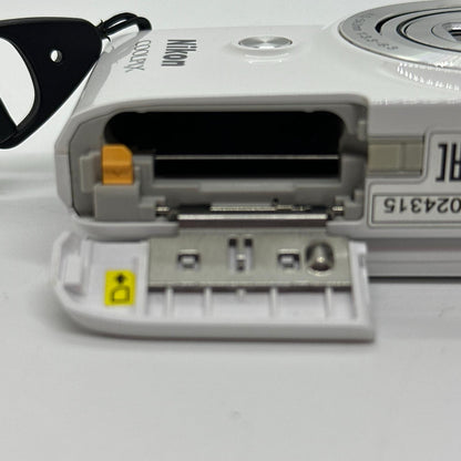 【全額返金保証】【最速発送】Nikon コンパクトデジタルカメラ COOLPIX S6900 ホワイト 動作確認済