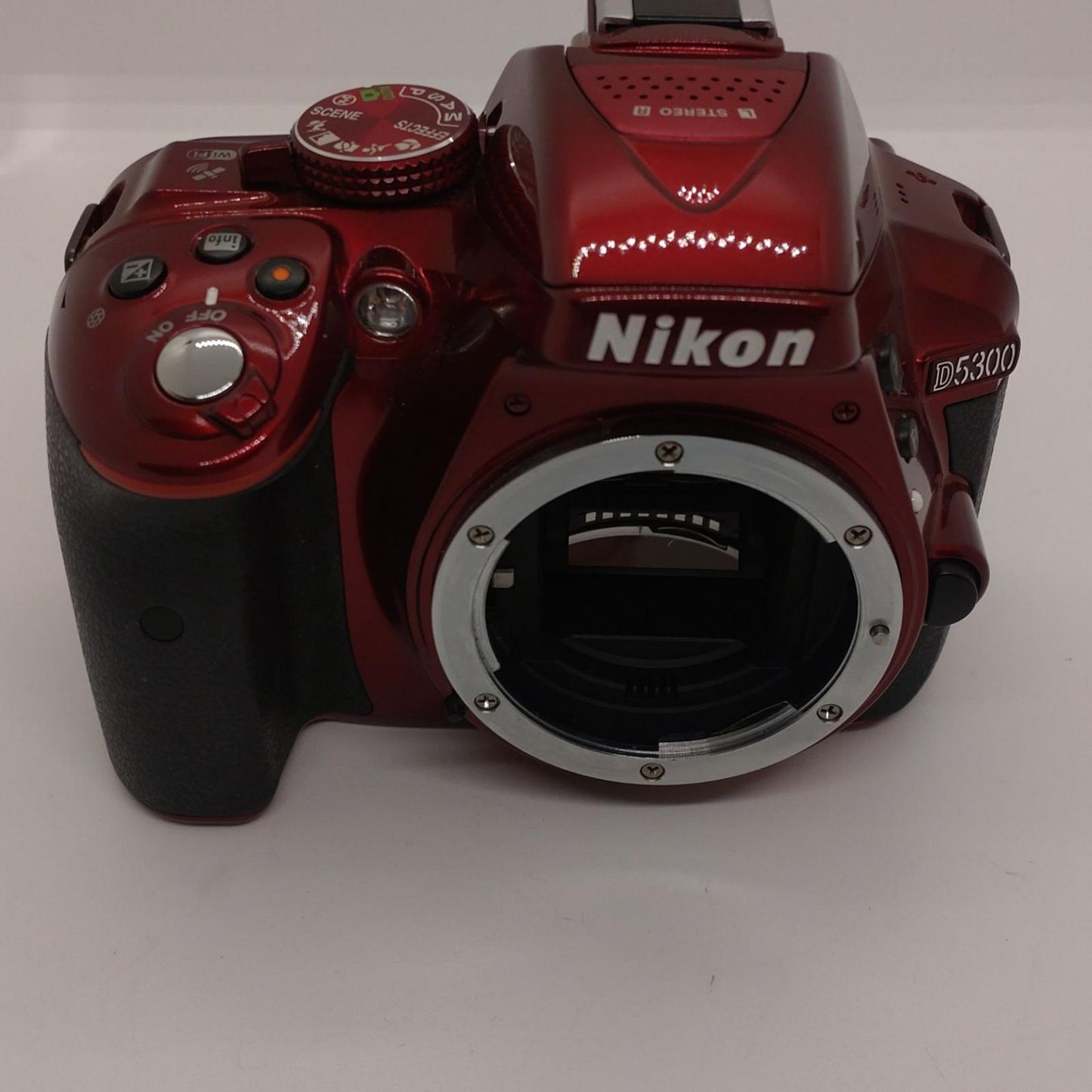 【全額返金保証】【最速発送】Nikon デジタル一眼 D5300 18-140 VR レンズキット [レッド] 動作確認済