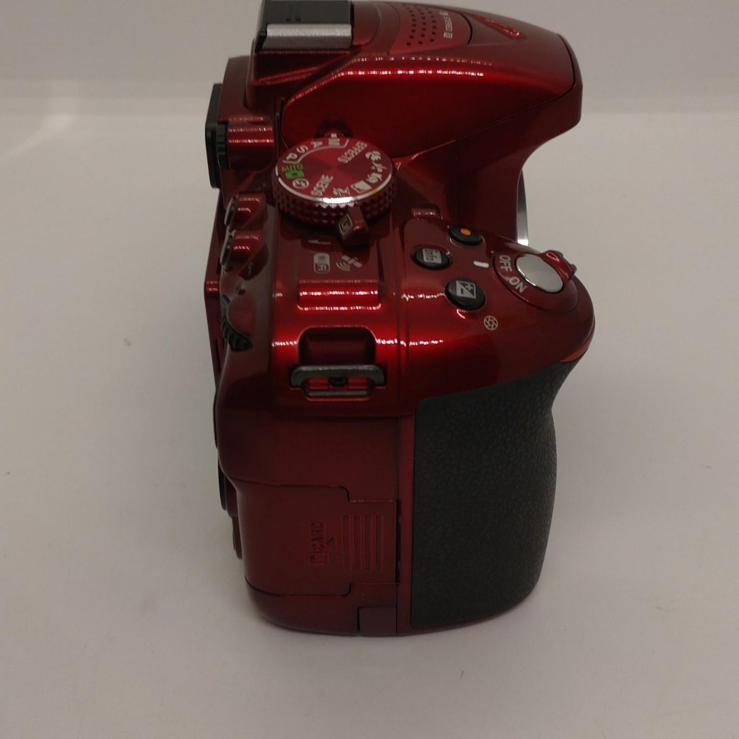 【全額返金保証】【最速発送】Nikon デジタル一眼 D5300 18-140 VR レンズキット [レッド] 動作確認済