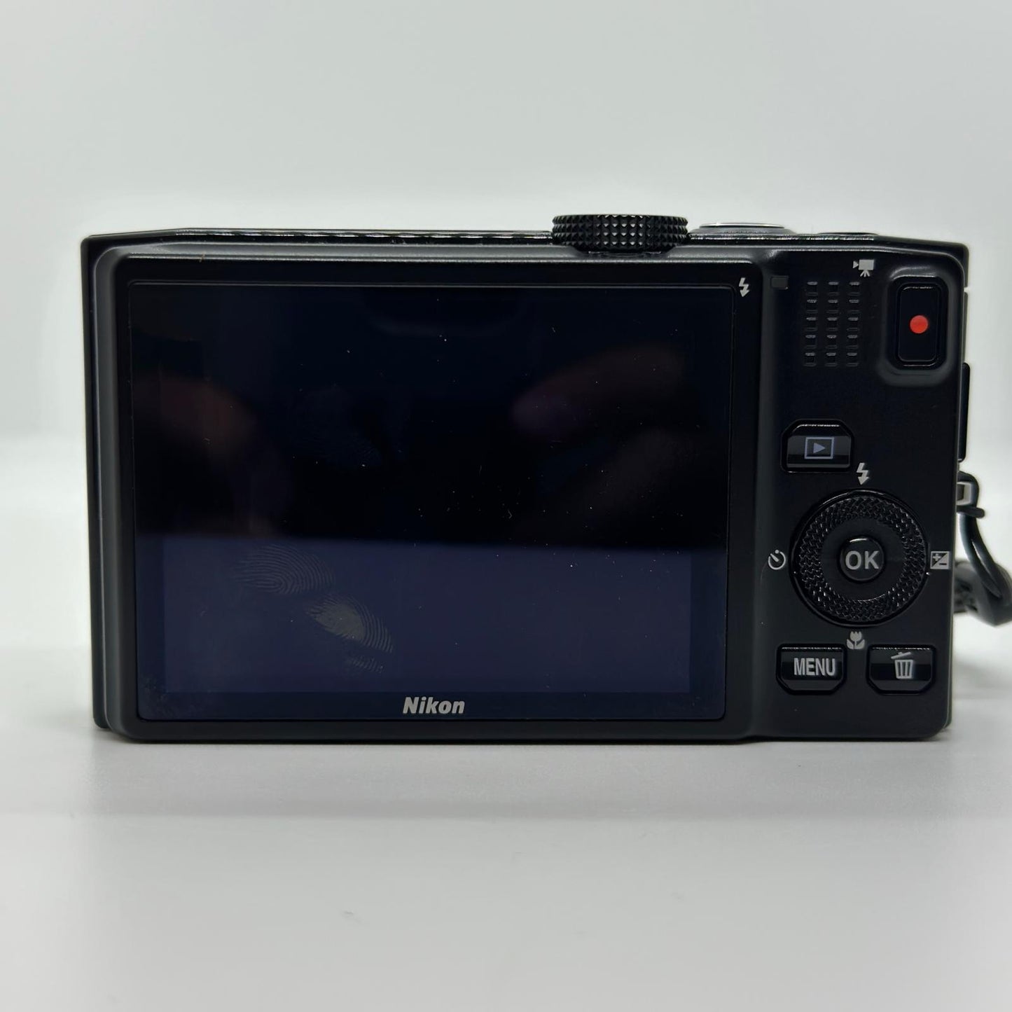 【最速発送】Nikon コンパクトデジタルカメラ COOLPIX S8200 ブラック【難有】