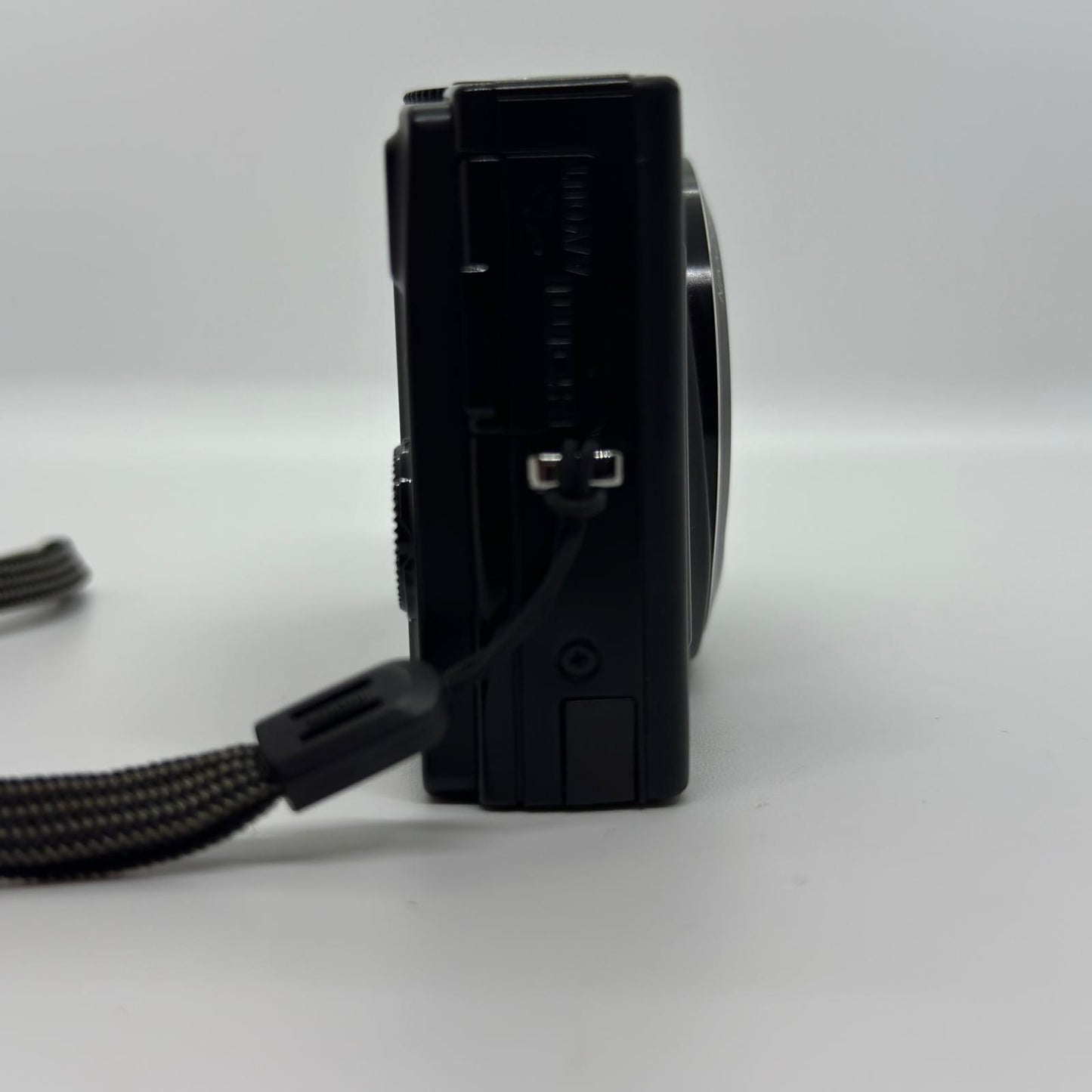 【最速発送】Nikon コンパクトデジタルカメラ COOLPIX S8200 ブラック【難有】