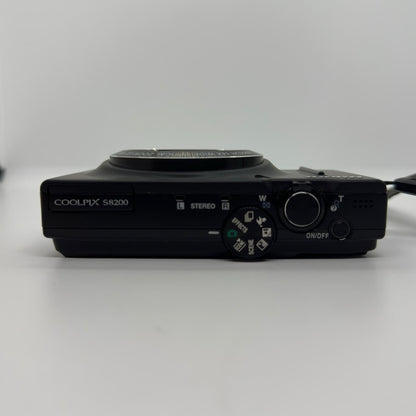 【最速発送】Nikon コンパクトデジタルカメラ COOLPIX S8200 ブラック【難有】