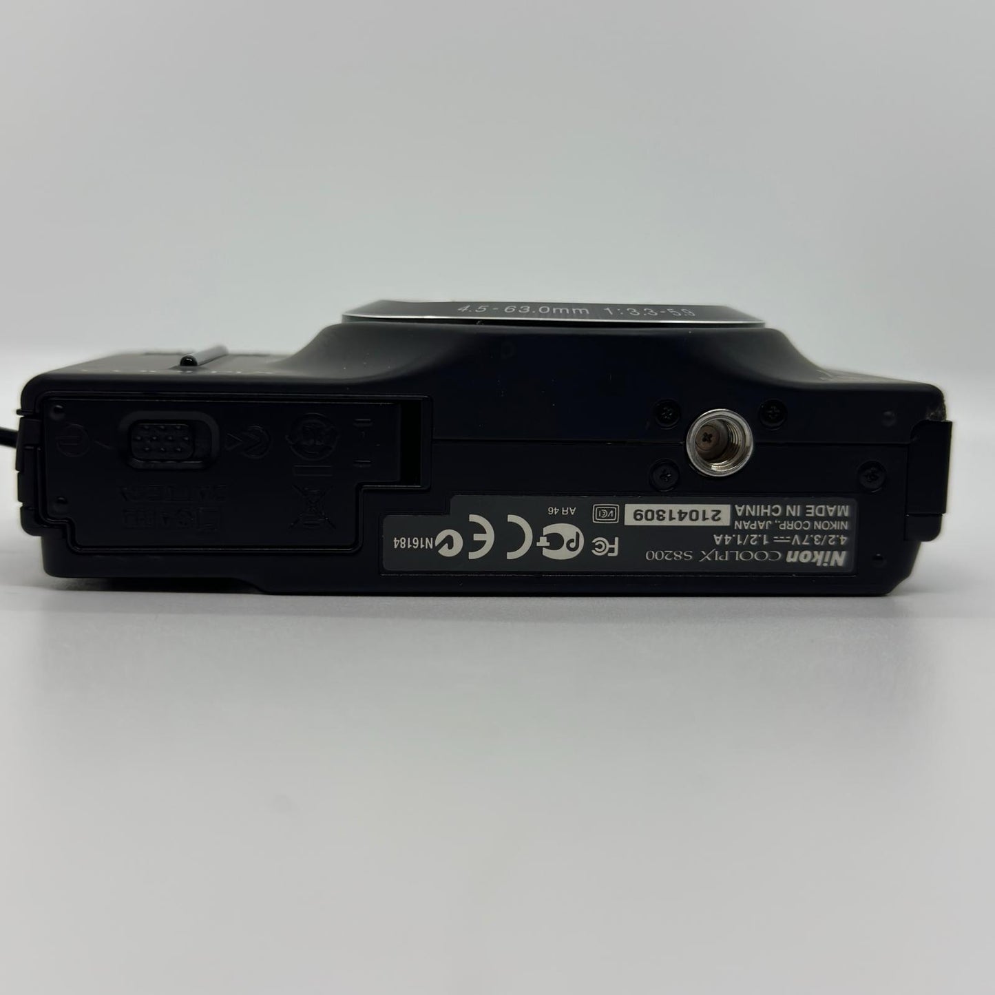 【最速発送】Nikon コンパクトデジタルカメラ COOLPIX S8200 ブラック【難有】